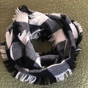 Buffalo check infinity scarf